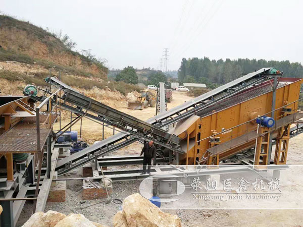 郑州贾峪时产200吨简易型移动破碎站客户现场